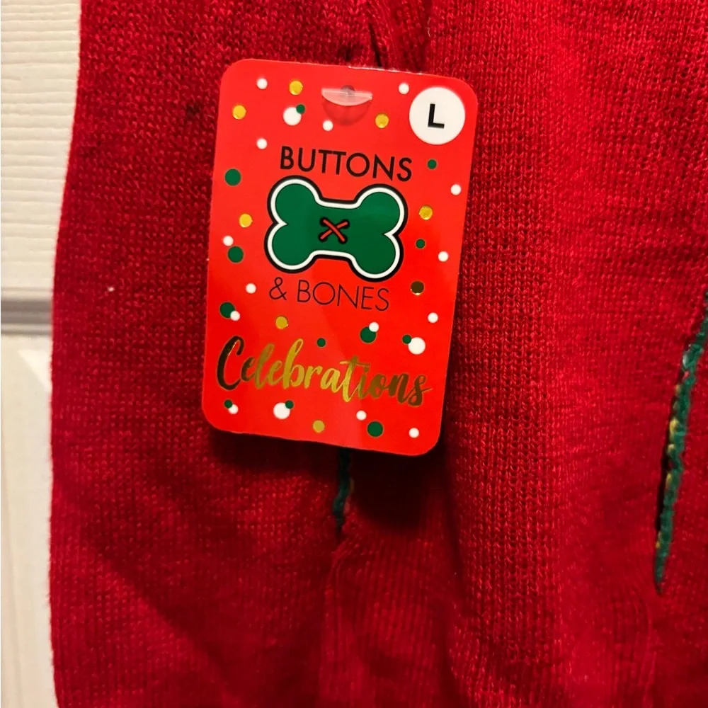 Celebrations Buttons & Bones Red Holiday Dog Sweater w Wreath Design BNWT